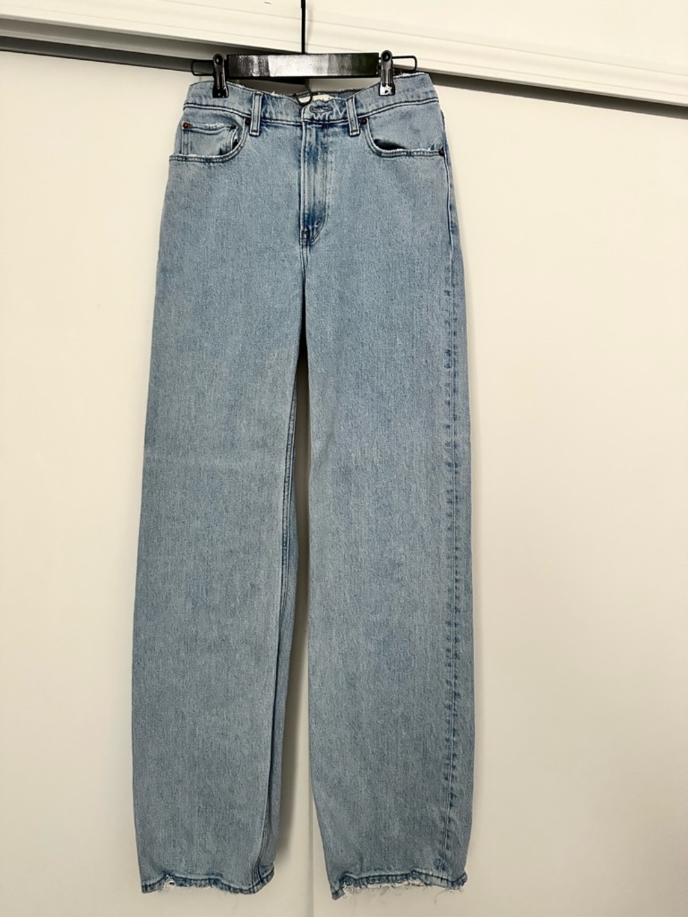 Abercrombie & Fitch ‘90s Relaxed Fit High Rise Jeans — Light Wash | Size 27 Long